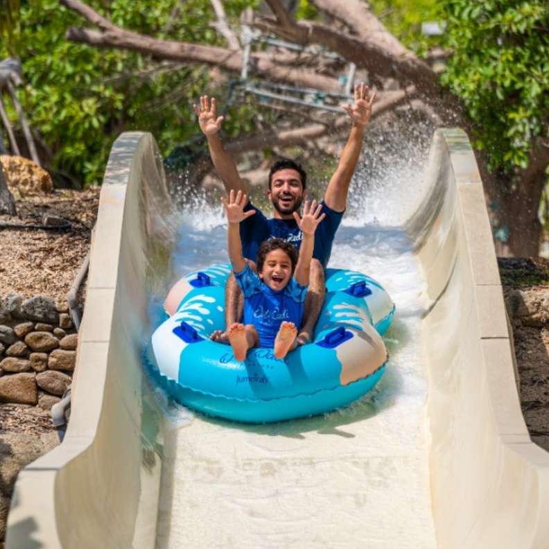 حديقة وايلد وادي.. تجربة ممتعة لجميع أفراد الأسرة مع الألعاب المائية في دبي