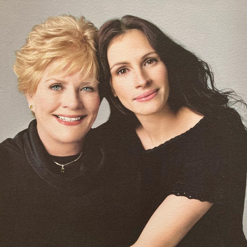 جوليا روبرتس ووالدتها