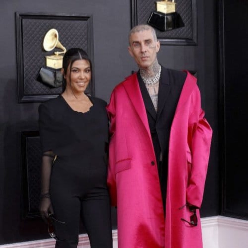 كورتني كارداشيان وترافيس باركر