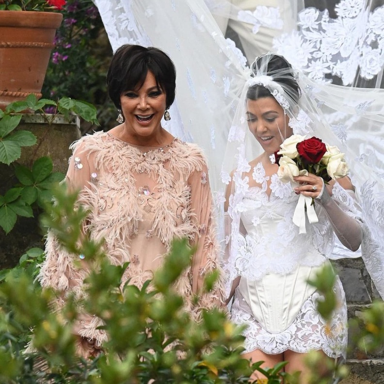 كورتني كارداشيان وكريس جينر