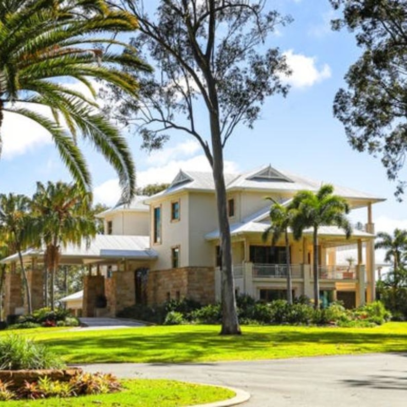 جوني ديب يعرض منزله الذي أقام فيه مع آمبر هيرد للبيع