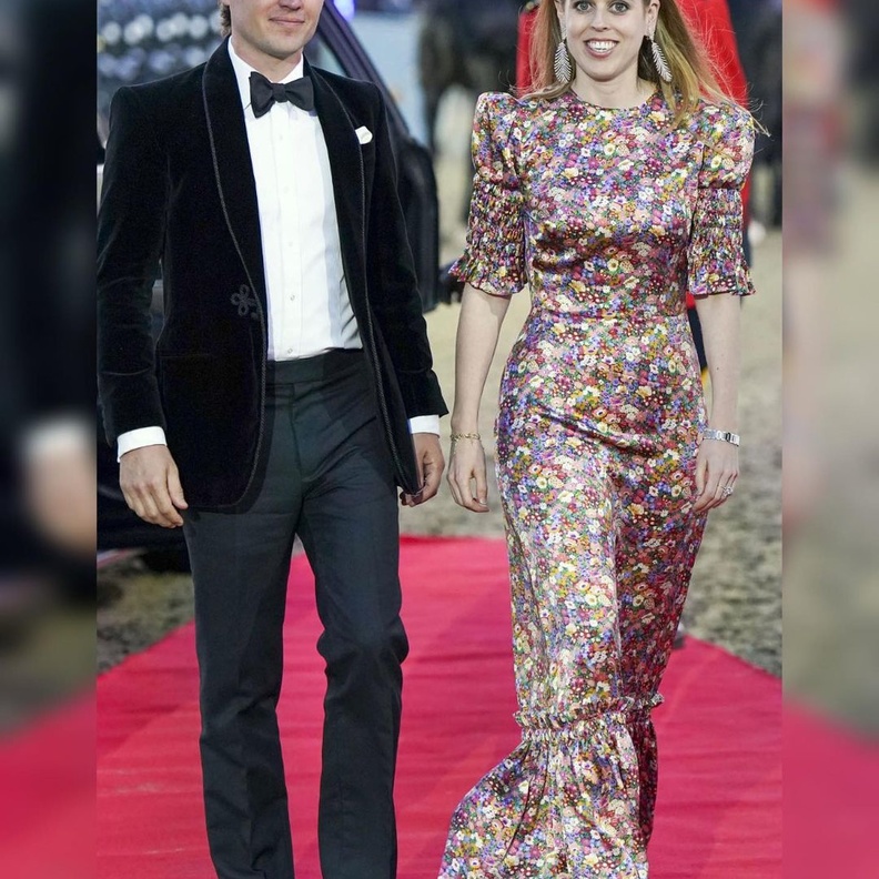 الأميرة بياتريس وزوجها يحضران النسخة التجريبية لعرض اليوبيل البلاتيني