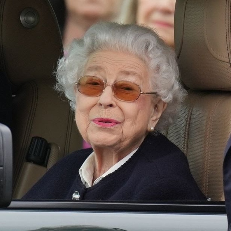 الملكة إليزابيث الثانية ملكة بريطانيا