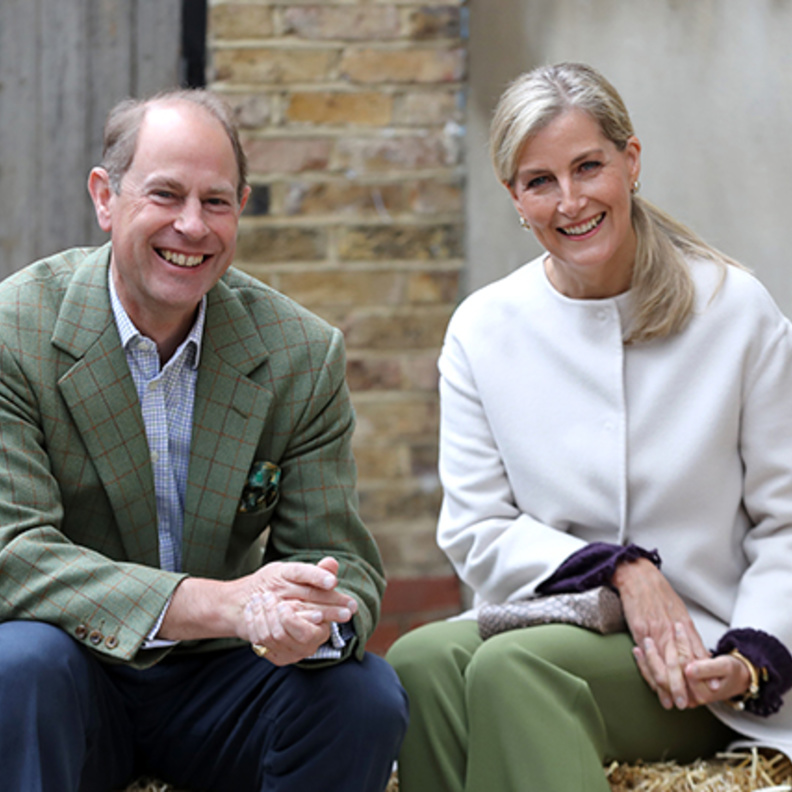 الأمير إدوارد يفاجئ الجميع باستخدامه مترو الأنفاق في التنقل