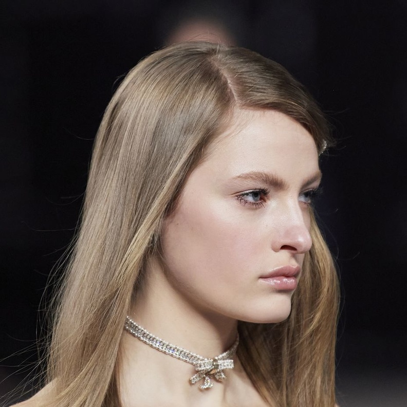 أبرز الفيتامينات والأحماض للعناية بشعرك تعرفي عليها