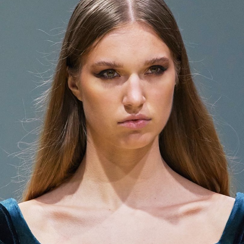 أفضل ماسكات طبيعية من الفاكهة الصيفية لبشرة صحية في العيد