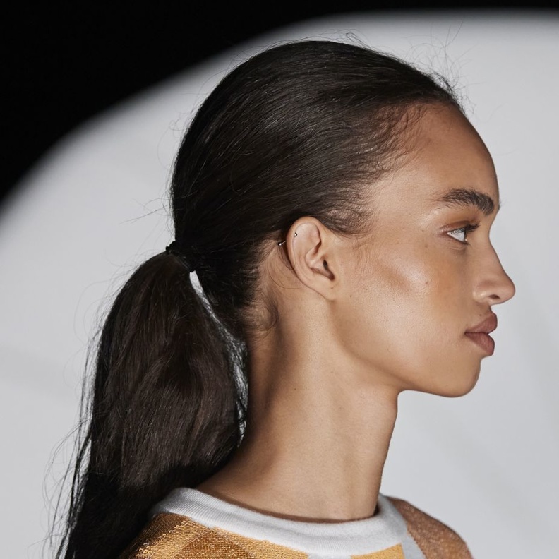 شعر طويل وصحي لإطلالة أكثر جاذبية بهذه الوصفات الطبيعية