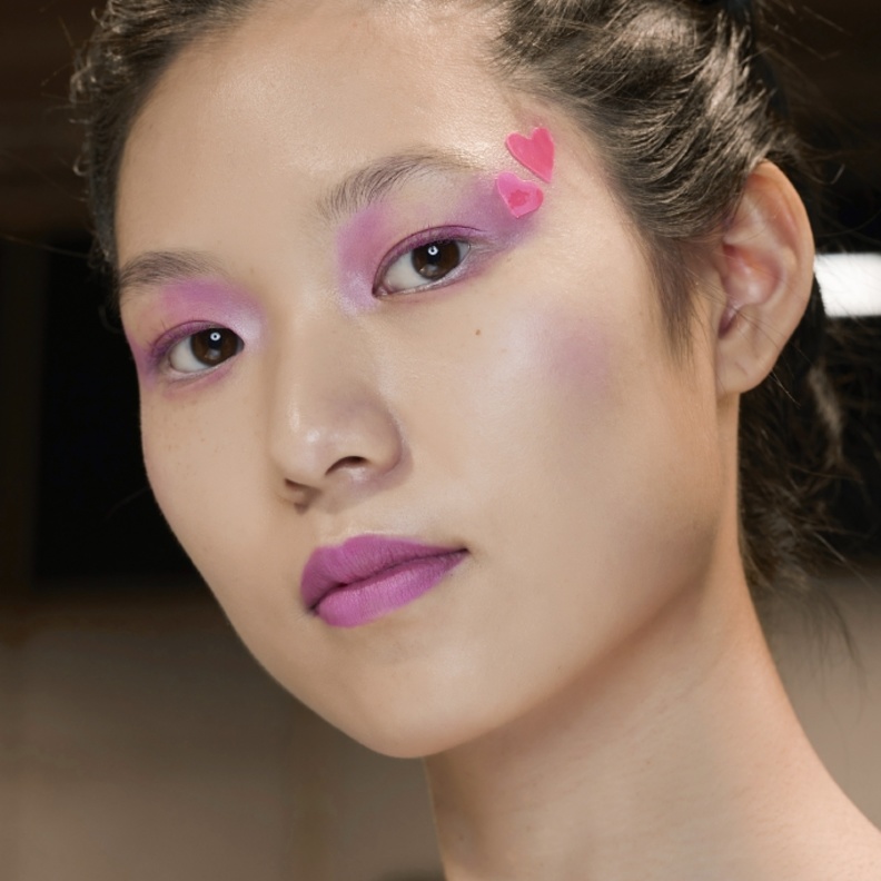 resized_مكياج عيون عصري من عروض Celia Kritharioti  لصيف 2022