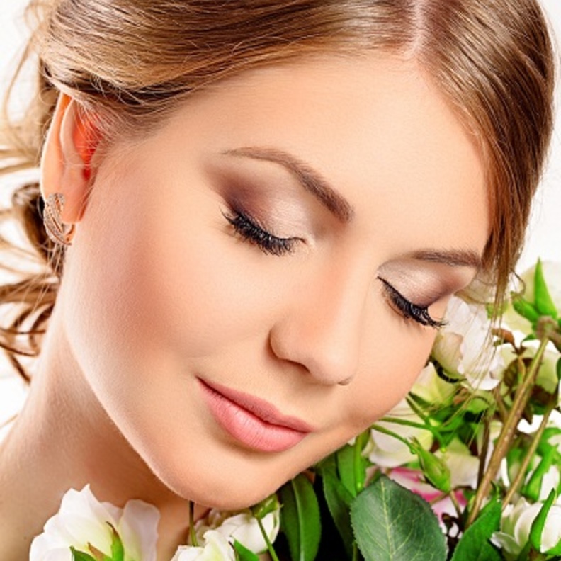 shutterstock_نصائح جمالية تساعد في الحصول على اطلالة مميزة في يوم العيد