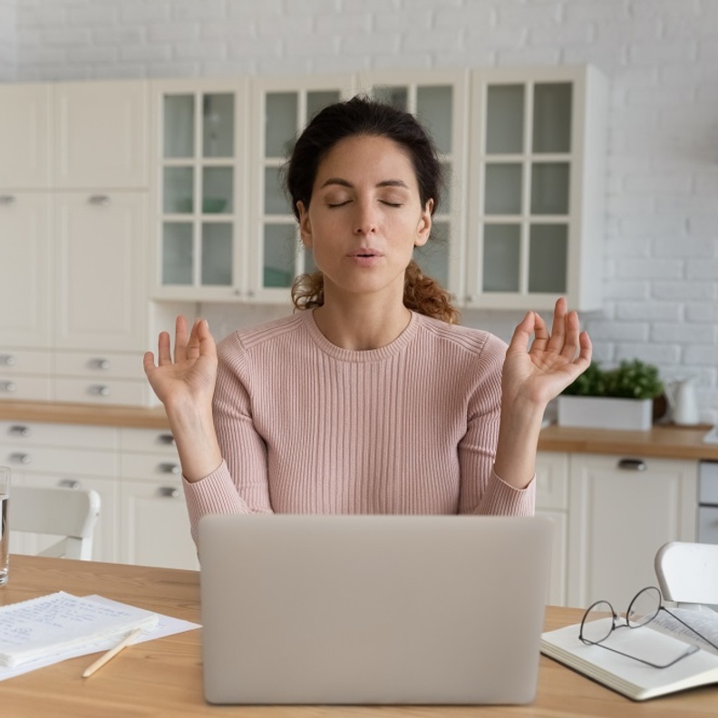 كيف تسيطر المرأة على غضبها