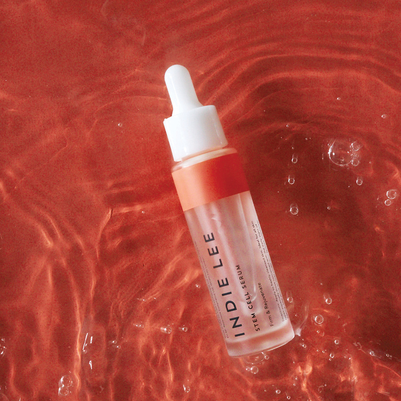 اكتشفي Indie Lee's Stem Cell Serum لبشرة مشدودة و مثالية
