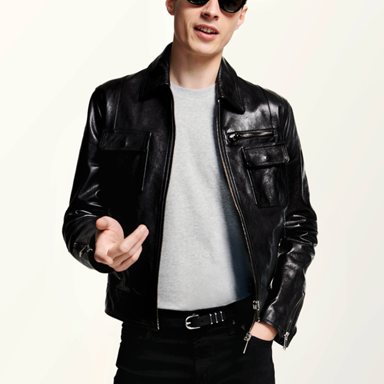 منصّة The Outnet تقدم حملتها الجديدة الخاصة بالملابس الرجالية لموسم الربيع