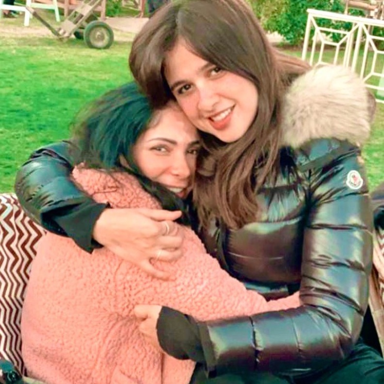 ياسمين عبد العزيز ومنى زكي 