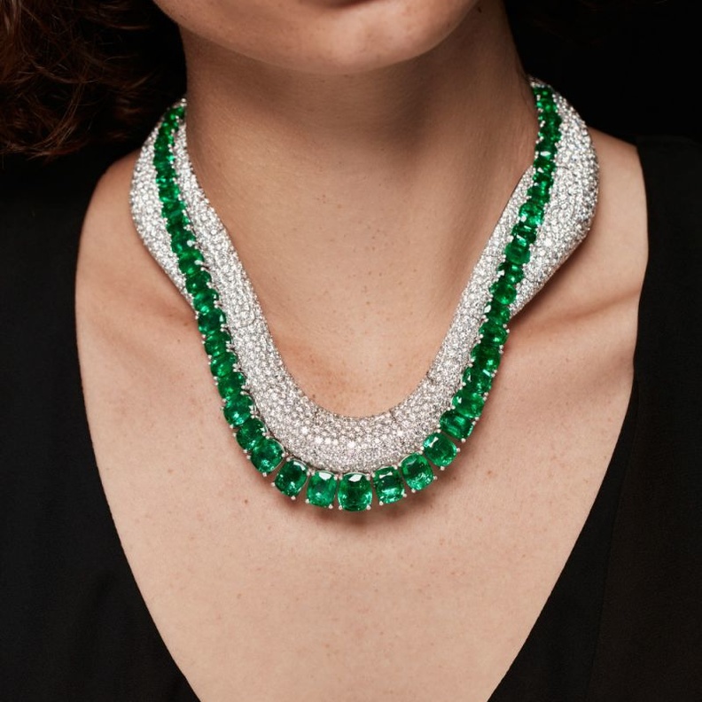 أروع المجوهرات المرصعة بالزمرد الزامبي