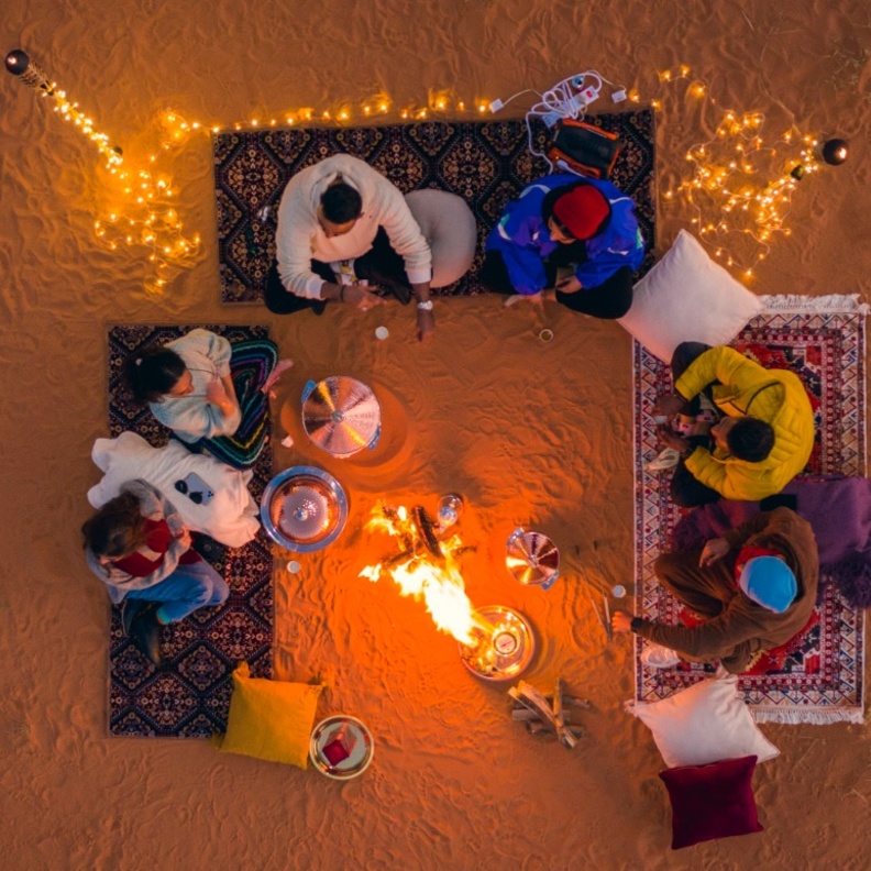 أوقات ممتعة لعشاق الكشتة في أحضان وجهات المملكة الخلابة - المصدر روح السعودية