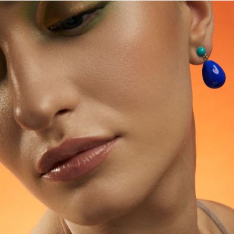 اقراط  من Eshvi Jewellery