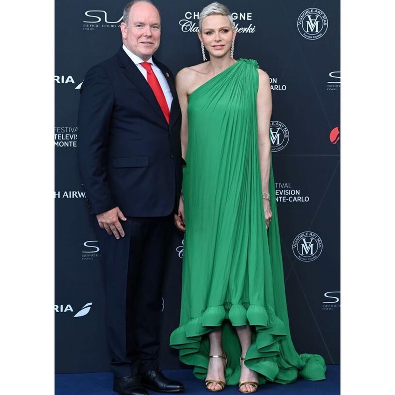 الأميرة تشارلين تقوم بظهور رسمي بصحبة الأمير ألبرت في مهرجان مونت كارلو التلفزيوني