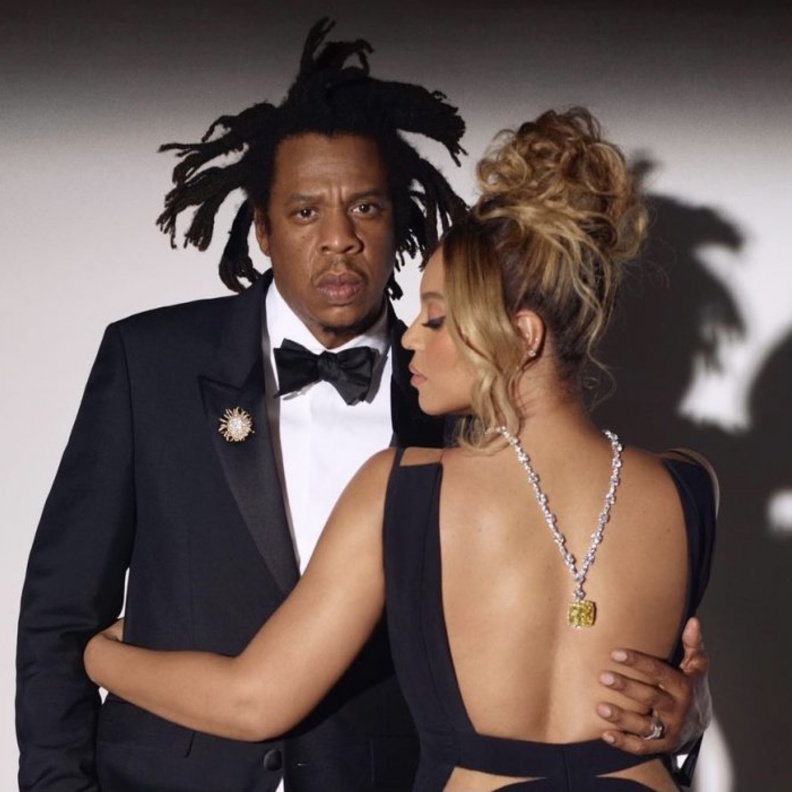 بيونسيه ترتدي ماسة تيفاني الصفراء الضخمة