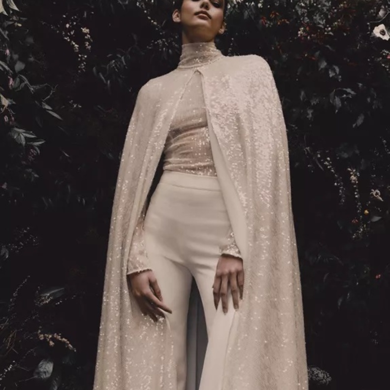 جمبسوت للعروس العصرية@safiyaa