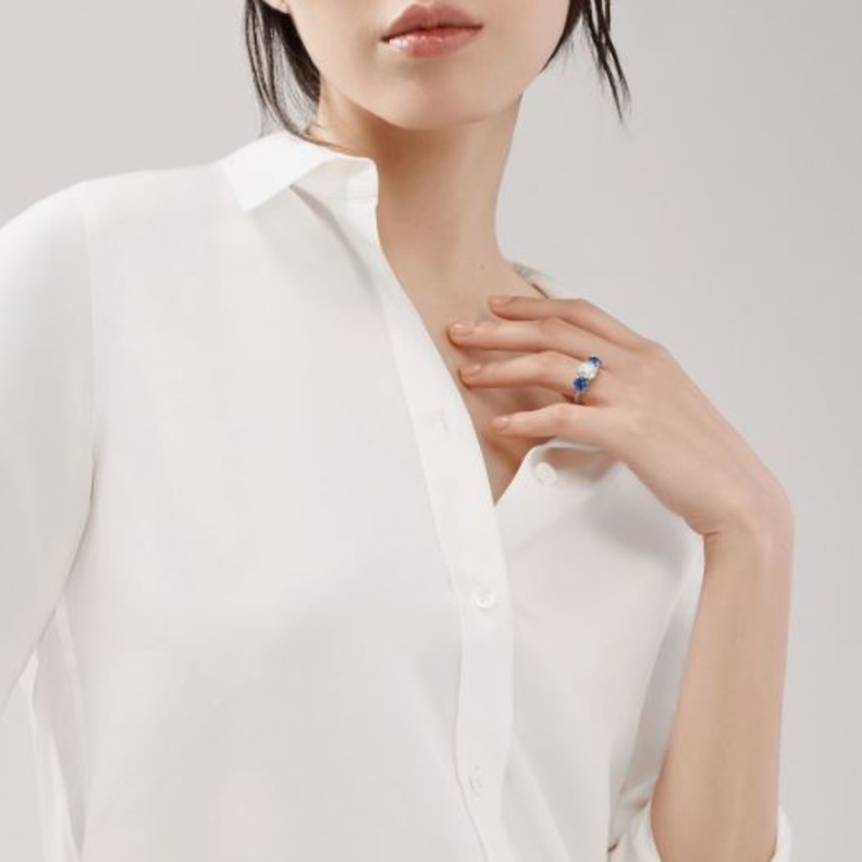 خاتم خطوبة مرصع بالياقوت والألماس من تيفاني