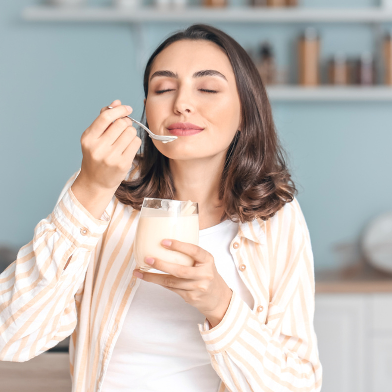 للنساء.. تعرفي على فوائد الزبادي اليوناني لصحتك