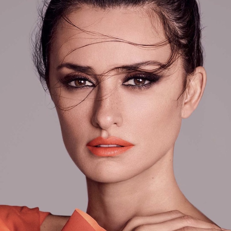 رسمات كحل لتكبير العين بطريقة السموكي بأسلوب بينيلوبي كروز - الصورة من حسابها على انستغرام