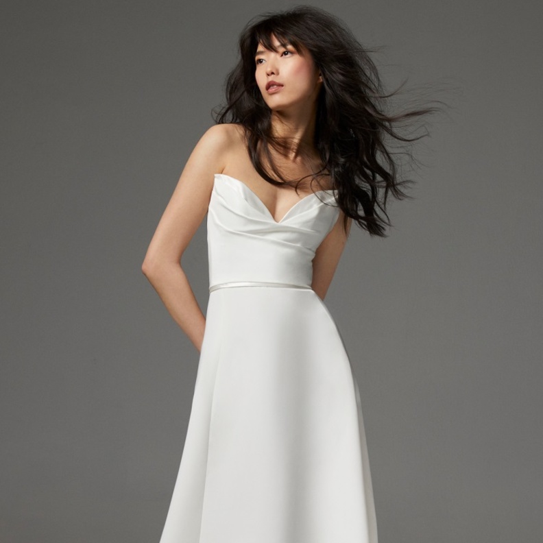 فساتين زفاف بقصة بسيطة@inesdisanto