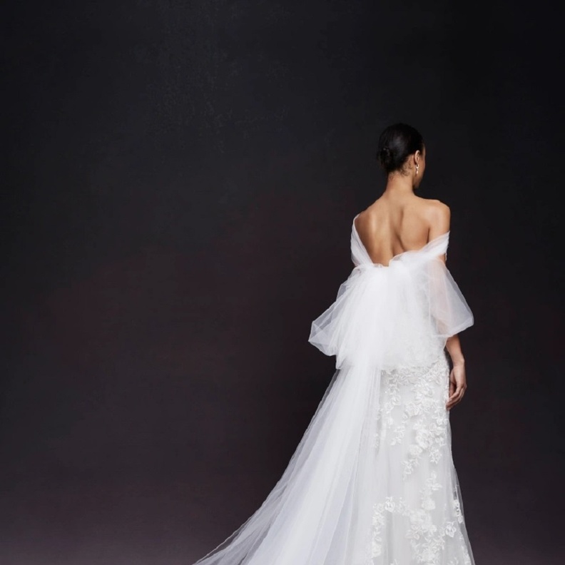 فستان زفاف مكشوف الظهر@marchesa