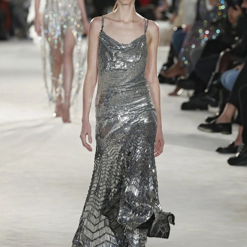 موديلات فساتين سهرة ميتاليك@alexandrevauthier