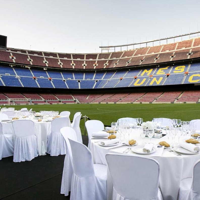 نادي برشلونة يفتح أبواب ملعبه لحفلات الزفاف