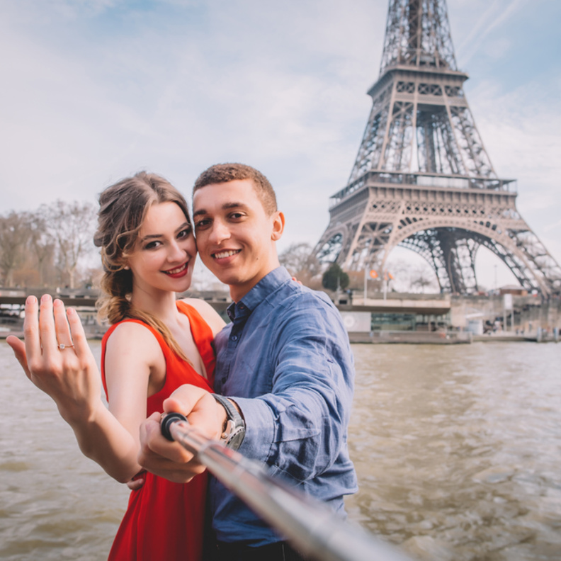 نصائح للإعلان عن الخطبة عبر مواقع التواصل الاجتماعي