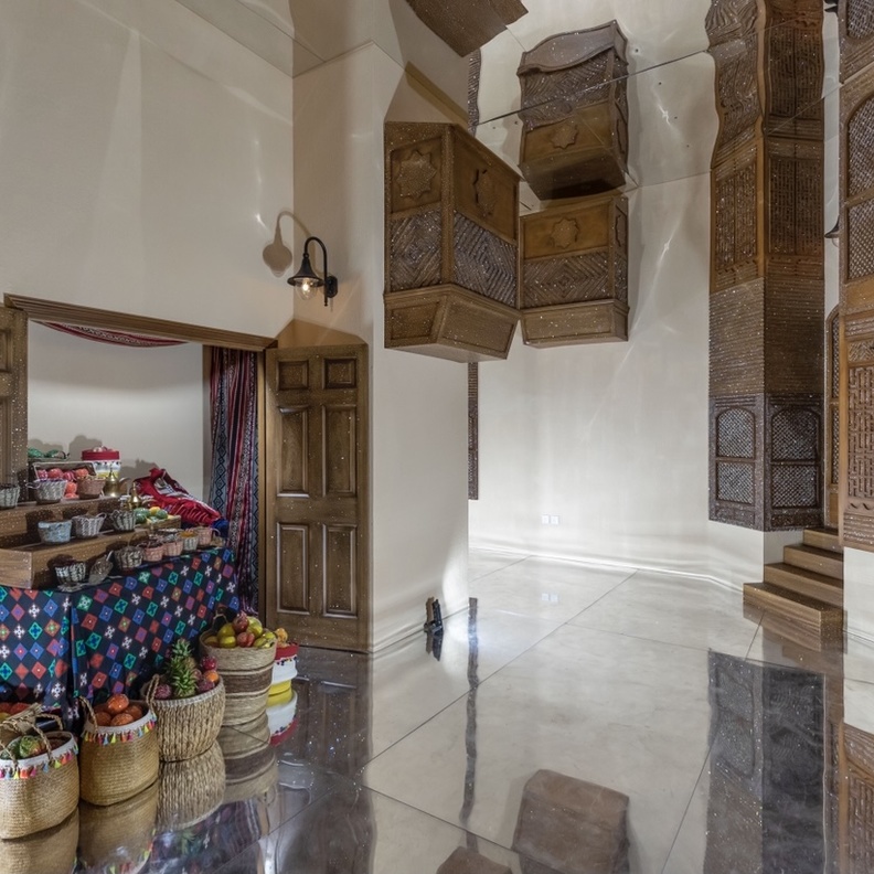 مجلستك البلد تجربة فنية غامرة من الفنانة سارة شكيل 