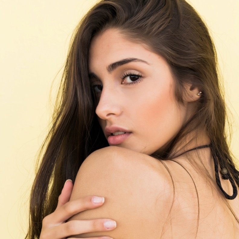 خلطات طبيعية لتقشير الجسم والحصول على بشرة كالحرير