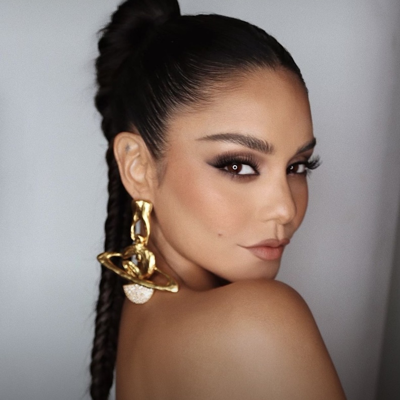 تسريحات شعر مميزة تبرز شكل الوجه القلب من وحي  Vanessa Hudgens
