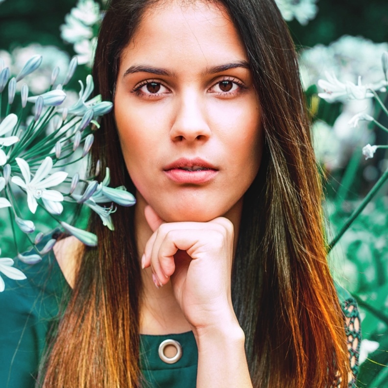 كيفية تحضير سيروم مغذي للشعر من الأعشاب الطبيعية وأهم فوائده