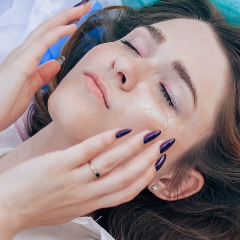 ماسكات من فاكهة الصيف تمنح بشرتك توهجاً فورياً