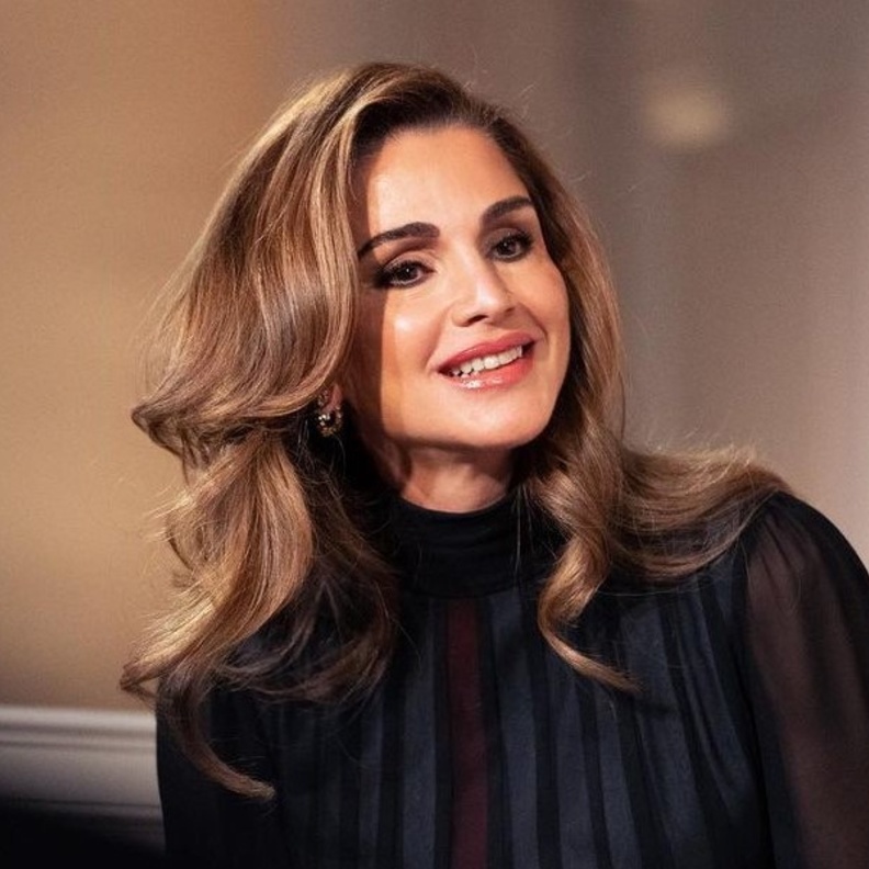 الملكة رانيا تلهمك بتسريحات شعر ويفي راقية