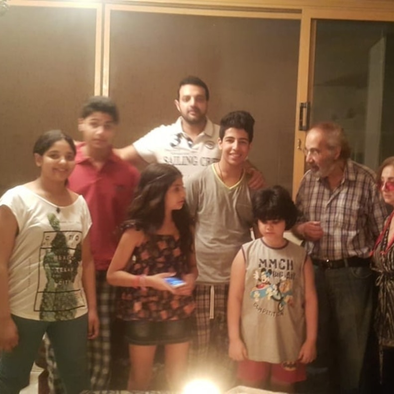 عائلة محمود ياسين تحيي ذكرى ميلاده وتكشف عن لقطات مؤثرة ونادرة له