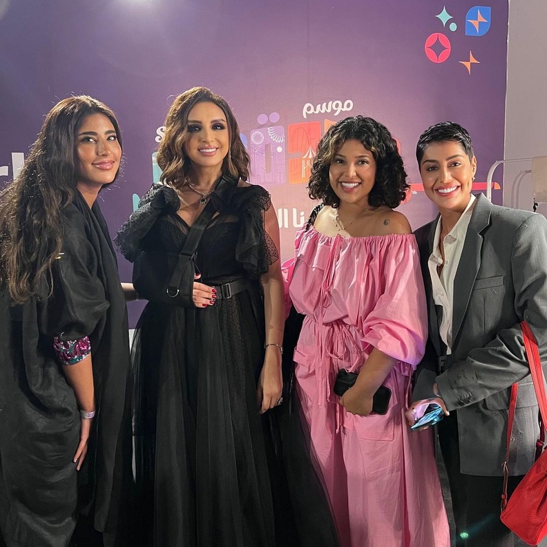 أنغام مع نجمات مسلسل "من شارع الهرم إلى"