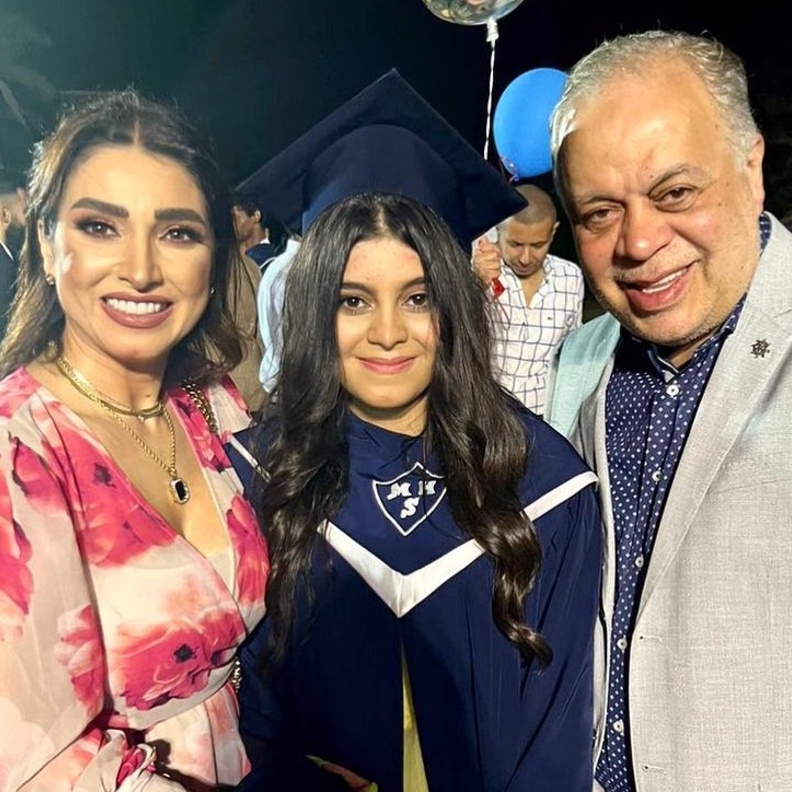 الفنانة روجينا تحتفل بتخرج ابنتها