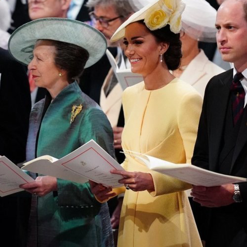 صور إطلالات كيت ميدلتون الأجمل من دون منازع في إحتفالات اليوبيل البلاتيني