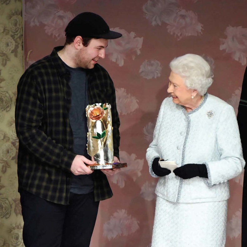  محاور المشاهير عدنان الكاتب يحاور المصمم البريطاني الشاب Richard Quinn