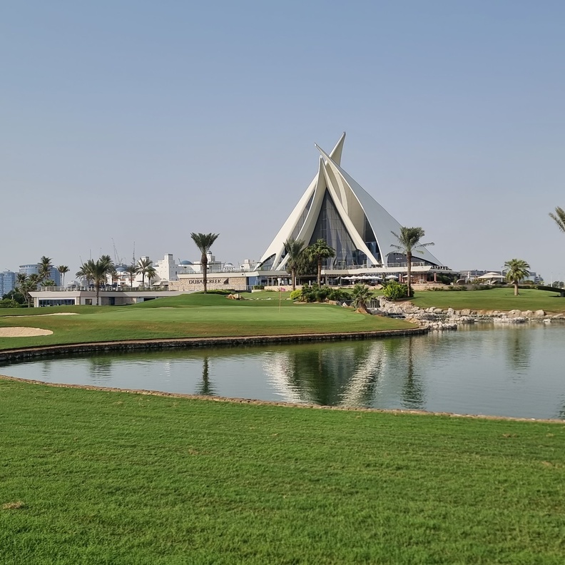 نادي خور دبي للجولف واليخوت.. وجهة مثالية لعشاق الجولف وتجربة شاطئية لا تنسى