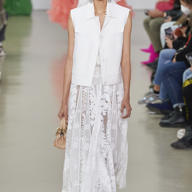 موضة الجيليه قطعة لا غنى عنها في صيف 2022