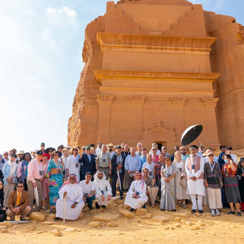 مرايا العلا ملتقى عقول نوبل اللامعة