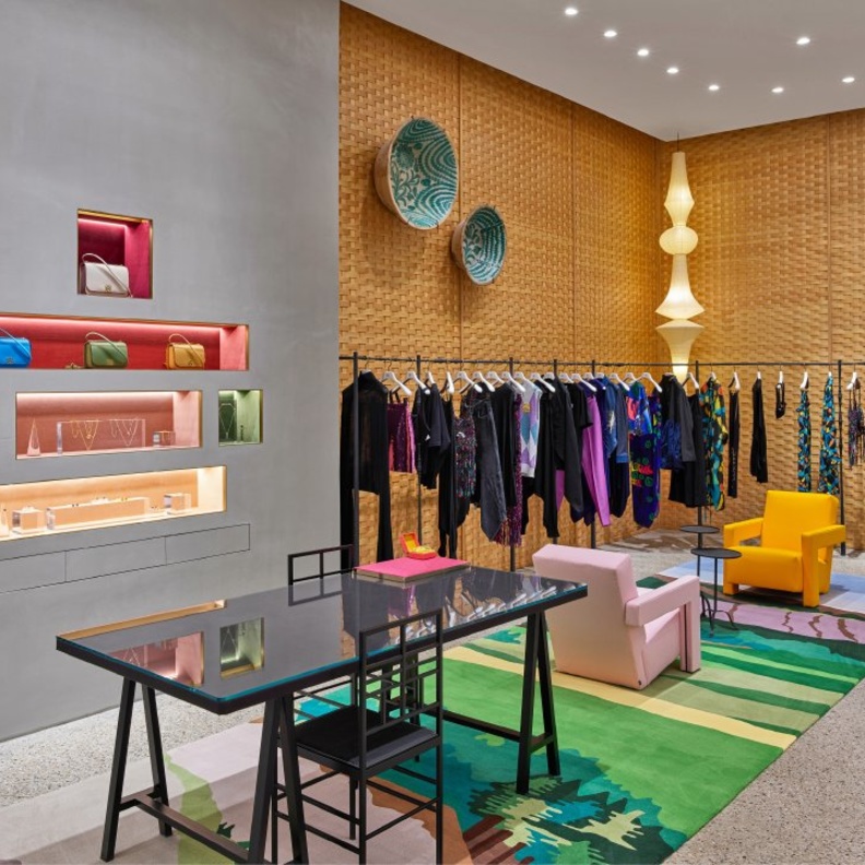 علامة LOEWE تطلق متجرها الجديد في قلب الدوحة