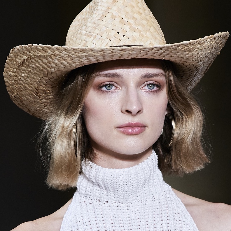 جدول العناية بالبشرة في إجازتك الصيفية لإطلالة مشرقة