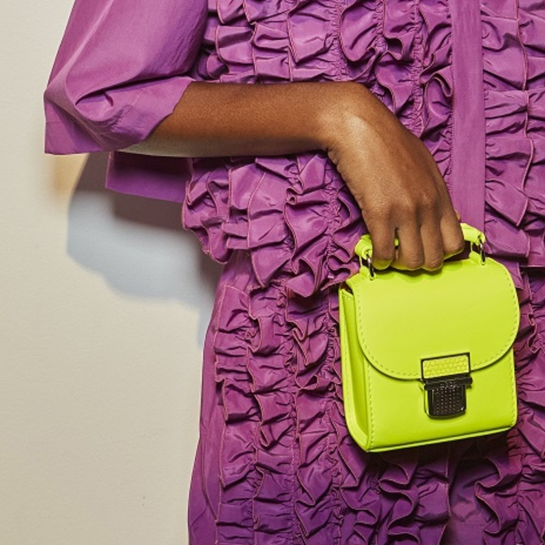 موديلات الحقائب الفليو الأخضر صيحة صيف 2022 من MSGM