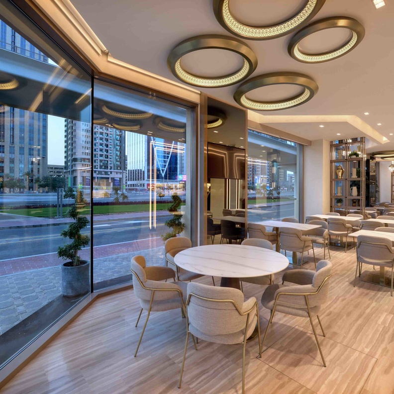 سلسلة مطاعم الصفدي تعيد افتتاح فرعها في شارع الشيخ زايد في دبي