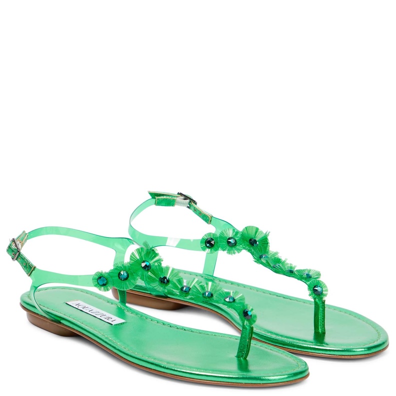 تعاون بين المتجر الإلكتروني للأزياء الفاخرة Mytheresa و الدار الإيطالية للأحذية Aquazzura